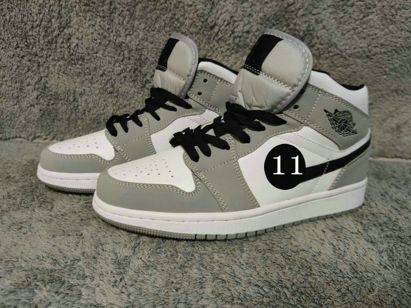 

2021 boots 1 Mid GS MEN/women/kids Light Smoke Grey Black White basketball shoes 1s youths sports sneakers