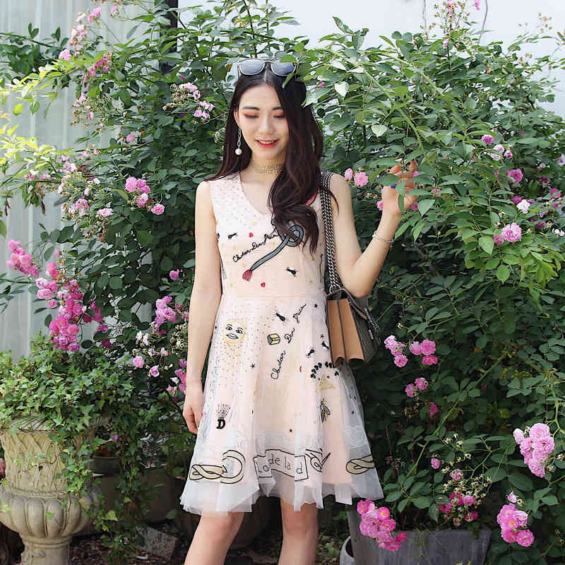 

dress second hair d family heavy industry embroidery medium long slim fit v-neck sleeveless yarn skirt princess first love, White;black