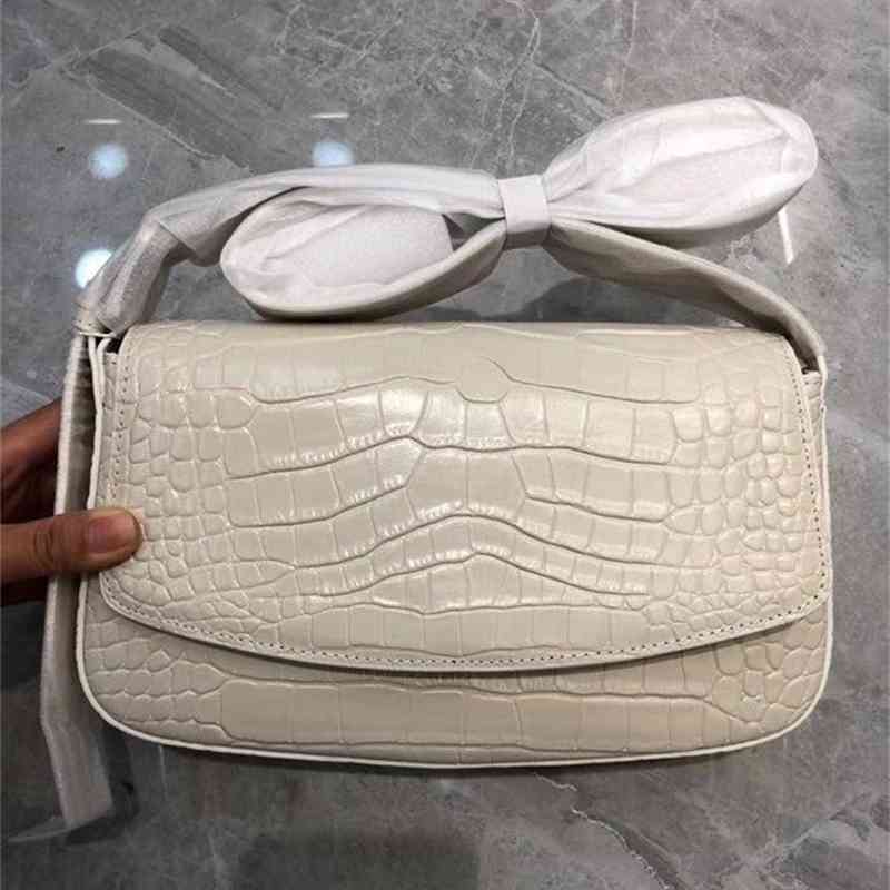 

Women Luxurys Designers Bags 2021 Net red texture half round saddle fashion single High-quality F Designer Handbag Handbags Totes Crossbody Bag