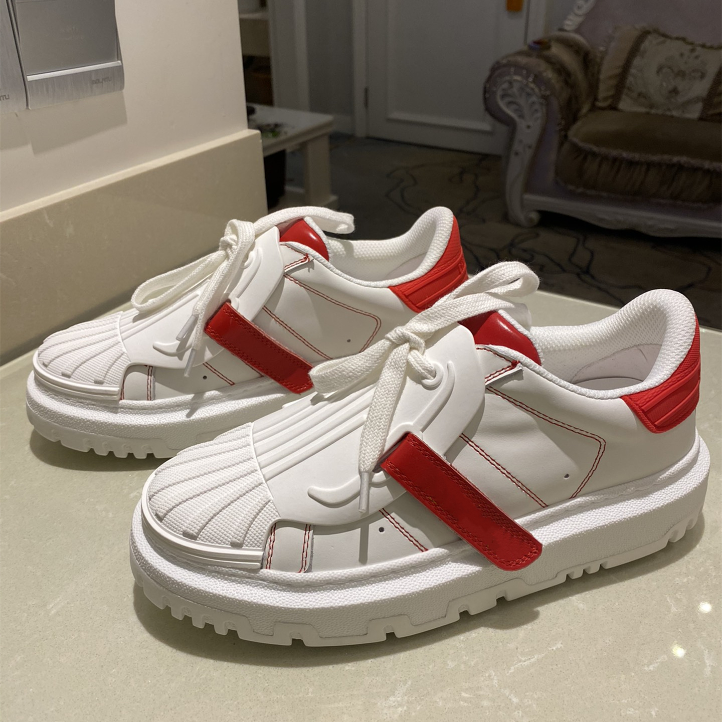 

2021 D designer flat casual woman white board shoes colours joint vitality sunshine school style fashion girl running comfortable easeful big size38-45, Box
