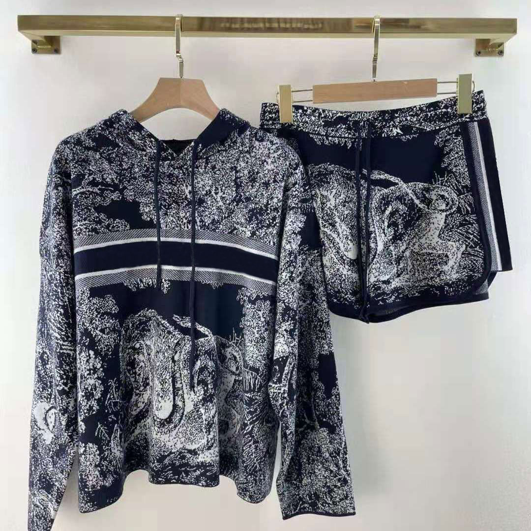 

Women Hoodies Tracksuits Animal Pattern High Street Long Sleeved Sweatshirts + Drawstring All Match Shorts, Gray