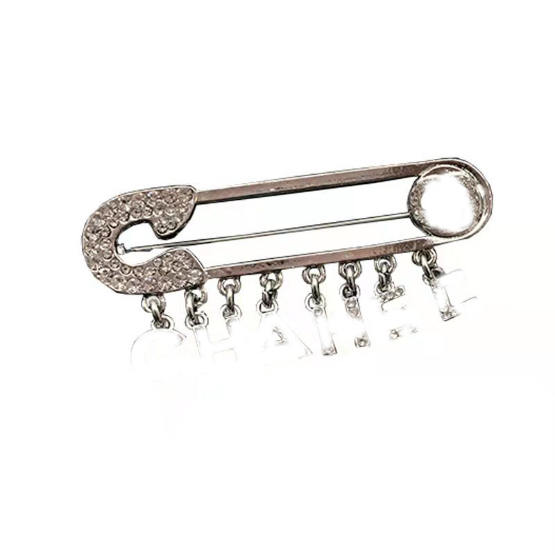 

L-C12 Designer Brooches Classic Logo High Quality Pin letter Brooch With Box