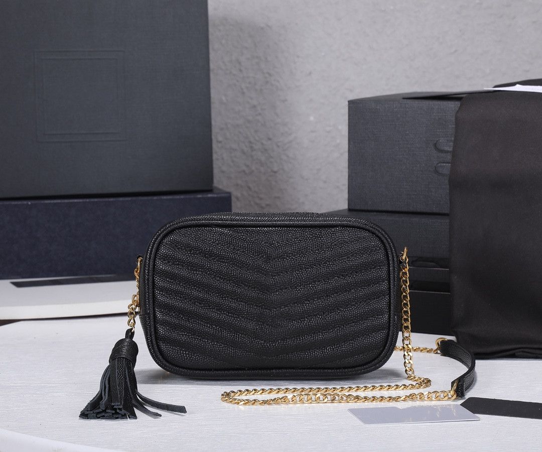 

Hot Selling Crossbody Designer women Bag Fashion water ripple black chain female Shoulder bags size:18*10*5cm NO.1997, Black silver label