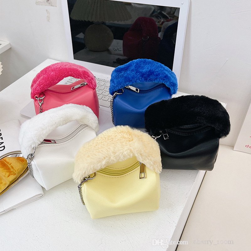 

Children designer handbag 2021 autumn winter Fleecy hand carry bag fashion baby girl chain cross body bags woman mini wallet F924, Black