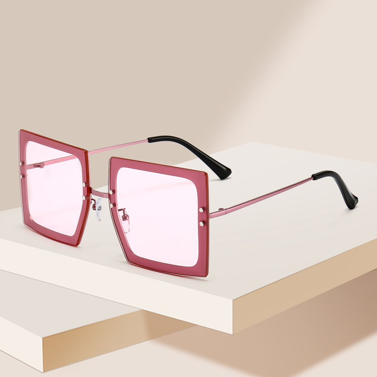 

Mens Women Luxury Designer Sunglasses Fashion Rivet Ornamental Oversize Modern Sun Glasses For Men JC2161