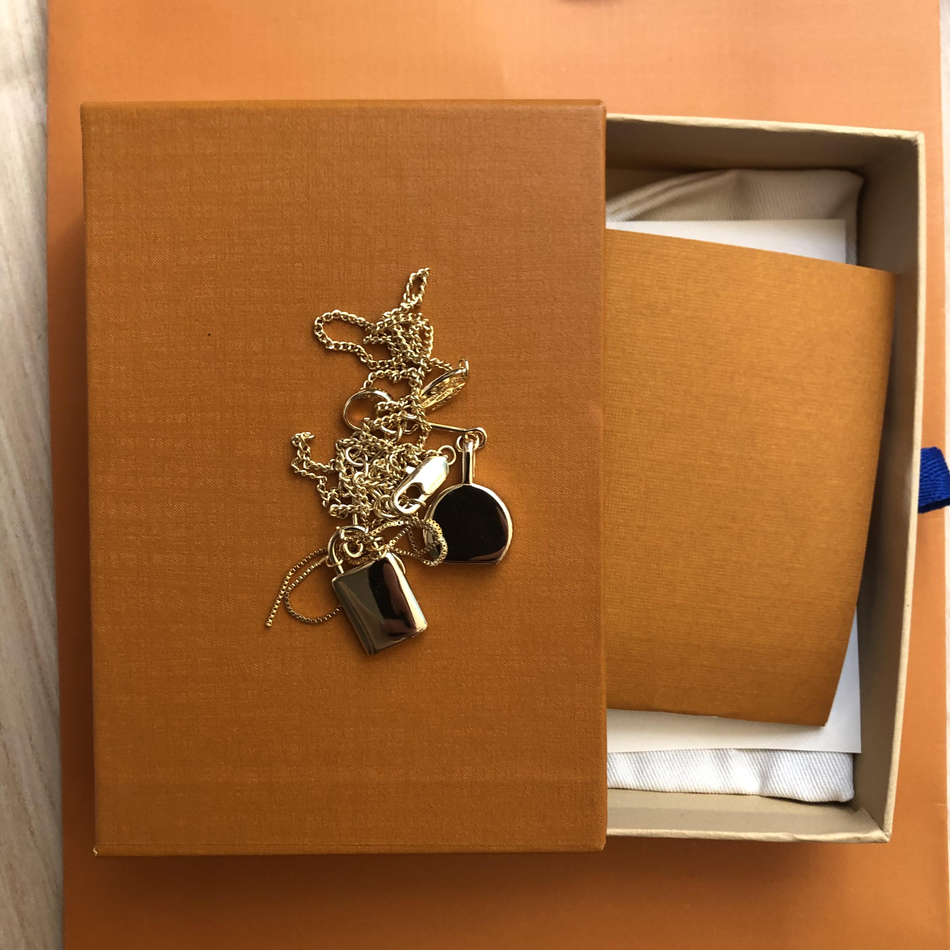 

Luxury Women Necklace Pendant Necklaces Fashion Necklace for Man Woman Necklaces Jewelry Pendant Highly Quality 17 Model Optional, Silver