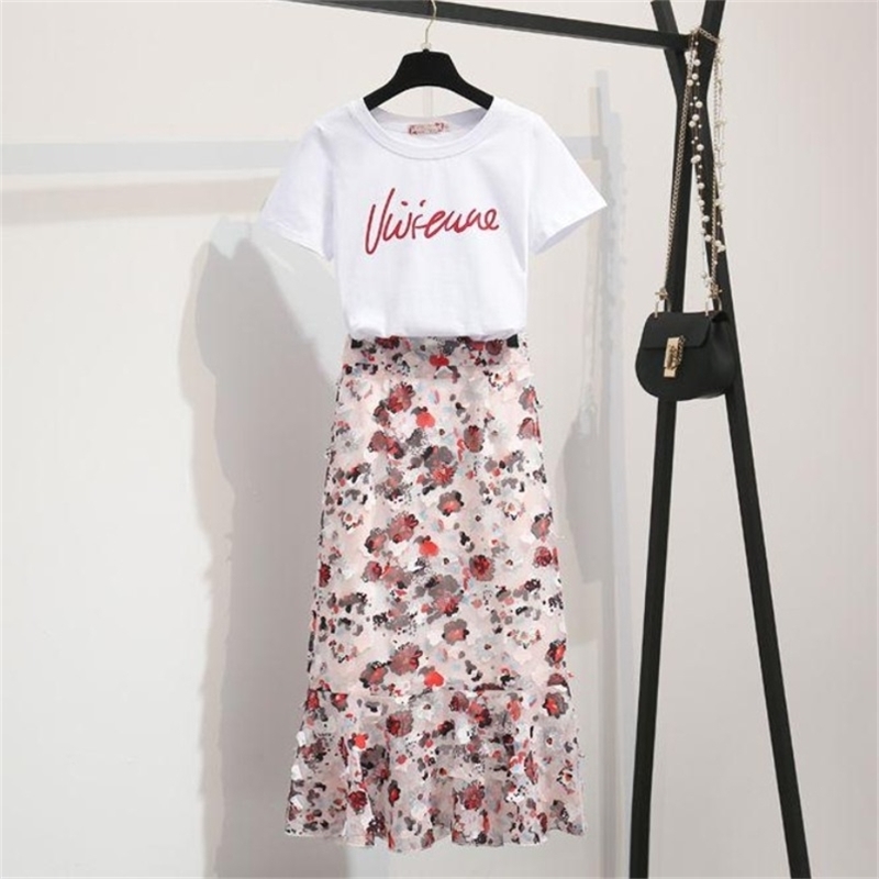 

Summer Korean 2 Pieces Set Women Casual White Letter T-Shirt + High Waist Flowers Ruffles Mermaid Midi Skirts Students Suit 210519