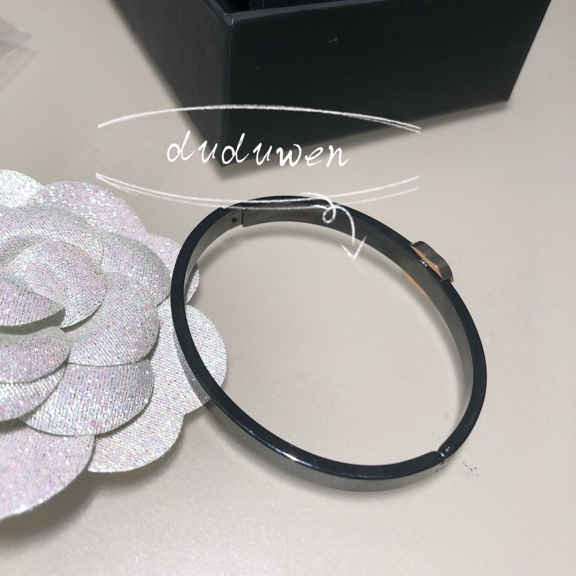 

color option vip fashion bracelet Titanium Steel C bangle classic party cuff with dust bag, Golden;silver