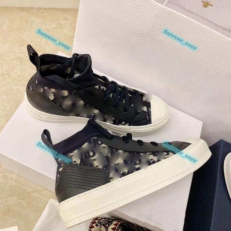 

2020 New hot high quality Canvas Shoes High Quality Fashion Women Ladies Low Top Canvas Embossed Microfiber Sneaker without box marmont, Black