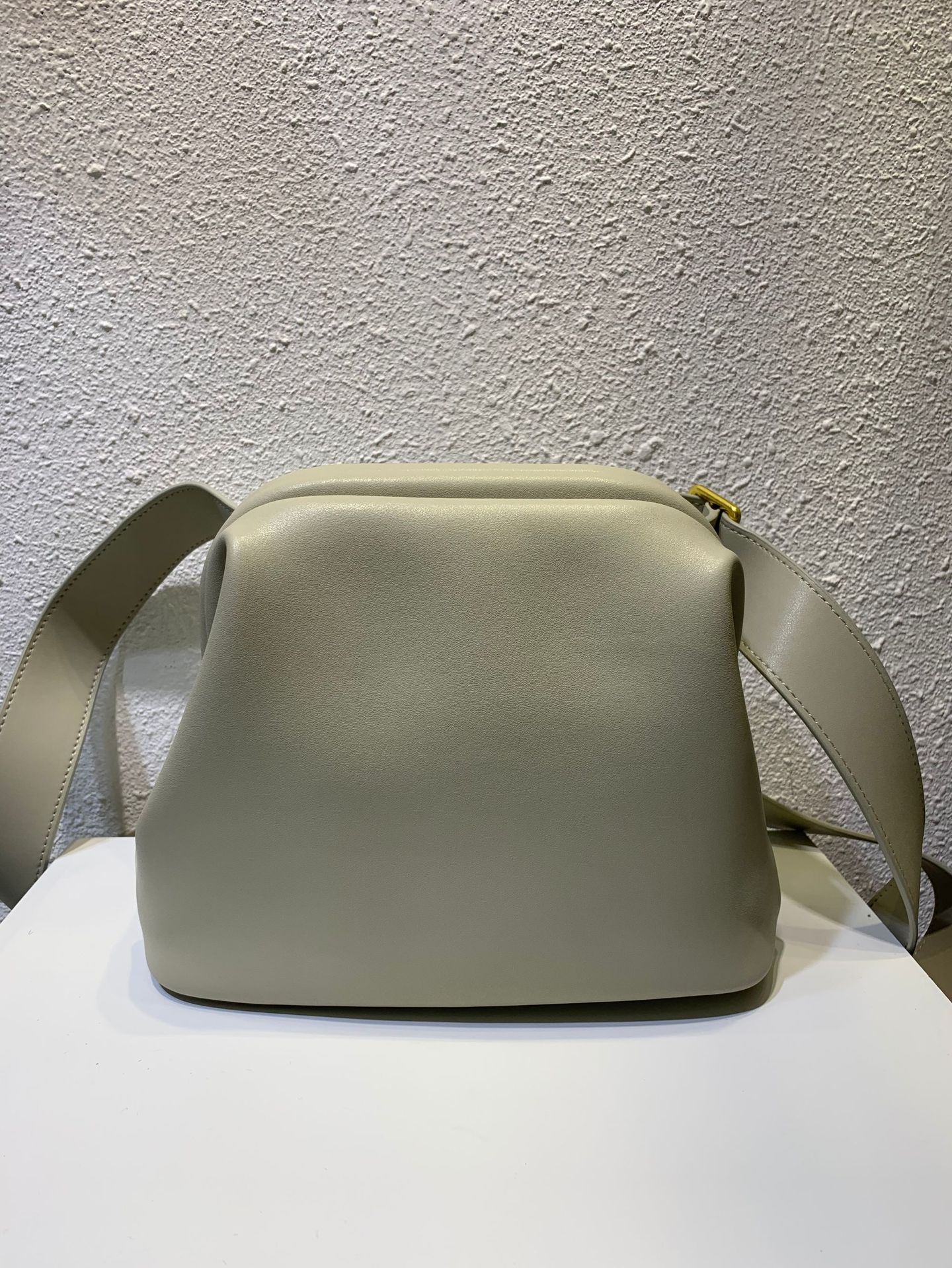 Korean Special-Interest Designer bag Im Soo-Hyang Same Osoi Cowhide Steamed Bread Clip Bags