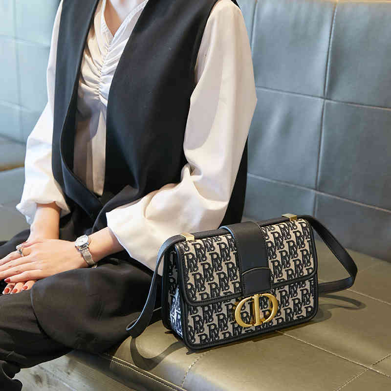 Handbag Hong Kong Women's Bag 2021 Spring and Summer High-grade Embroidery Old Flower Montaigne Versatile One Shoulder Messenger Square
