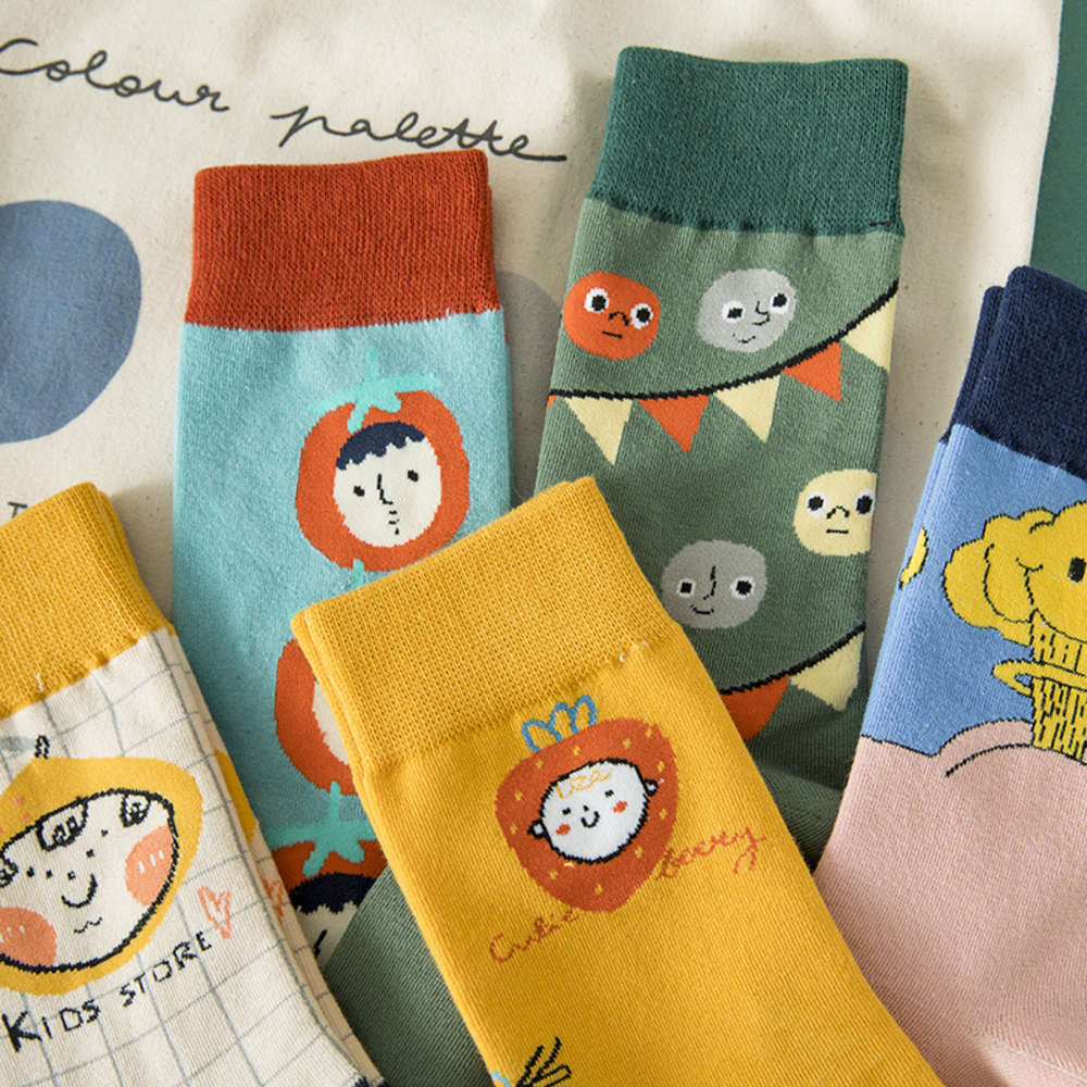 

Street fashion sports socks Korean cartoon funny color middle tube college style men and women pf056, Black