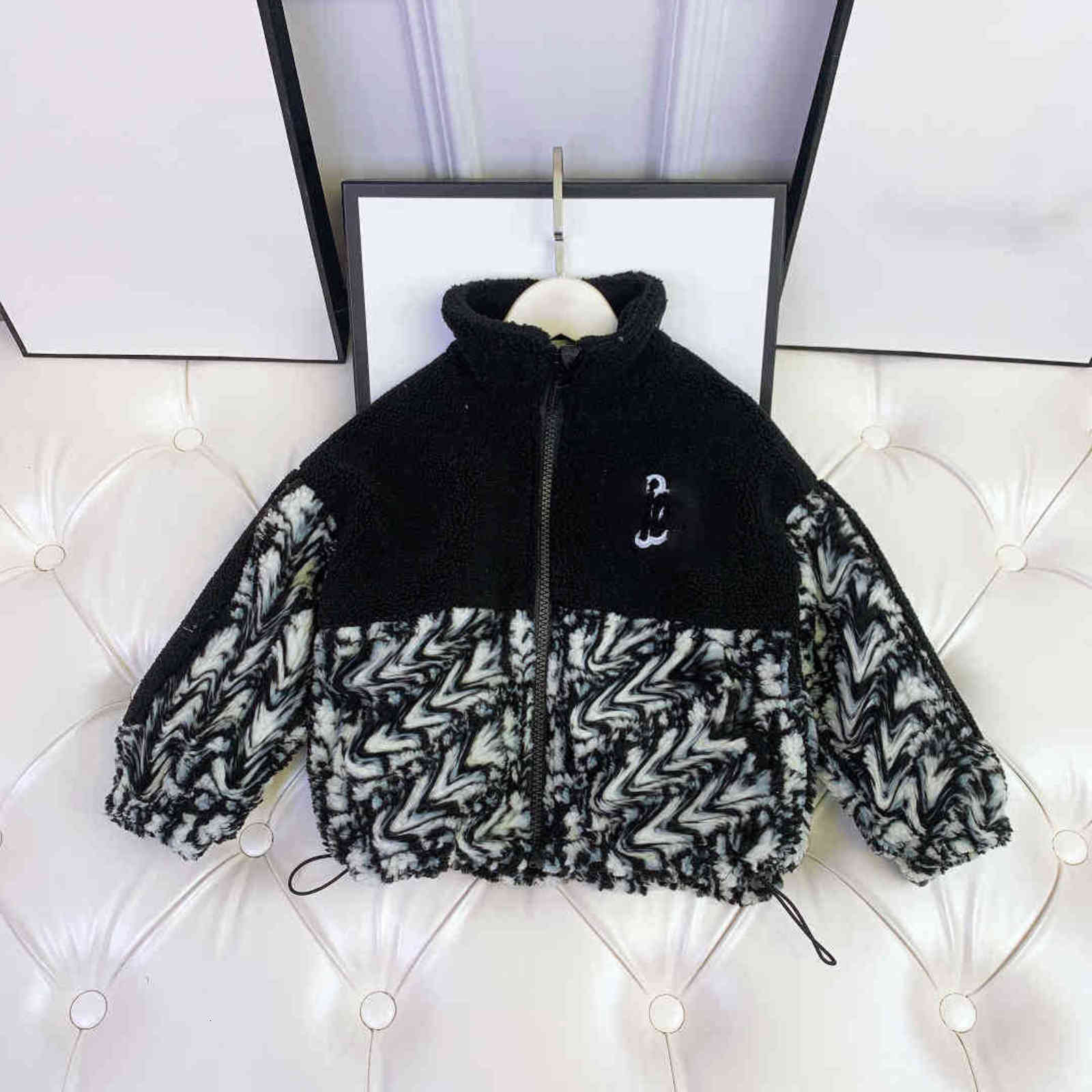 

DD Family Children's Particle Lambskin Jacket Classic and stylish winter coat for boys and girls, 01