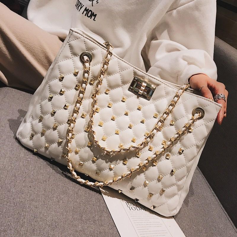 

Evening Bags Autumn And Winter Fashion Ladies Big Female 2021 Korean Brand Designer Messenger Bag Large Capacity Diamond Rivet Chain