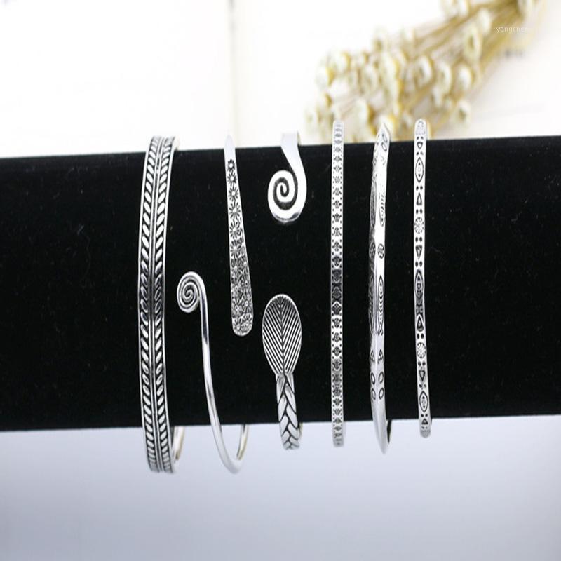 

Selling Korean Version Of Simple Handmade Feather Leaf Personality Bracelet Ethnic Style For Men And Women Bangle