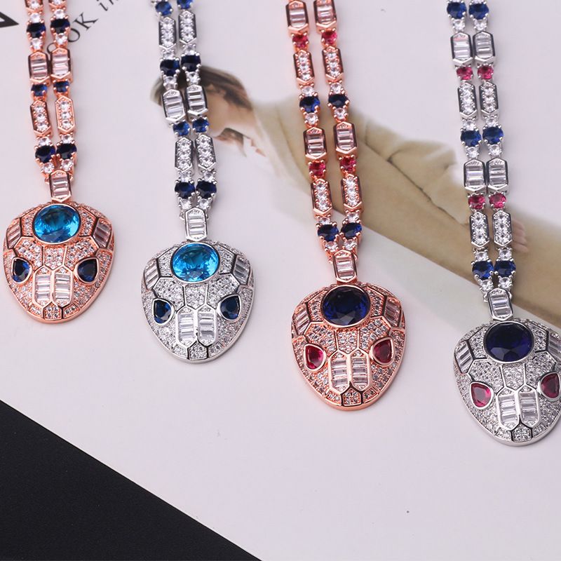 

New Arrive Luxury Fashion Lady Brass Colored Gemstones Setting Diamond Snake Serpenti 18K Plated Gold Necklaces Pendant