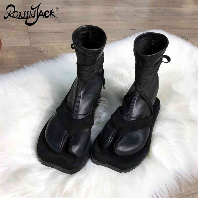 

Designer Split Toe Women Boots Tabi Personality Flat Strap Ankle Boots Toe Japanese Ninja Shoes Warm Socks Boots Super Star 210914, Black elastic fabric