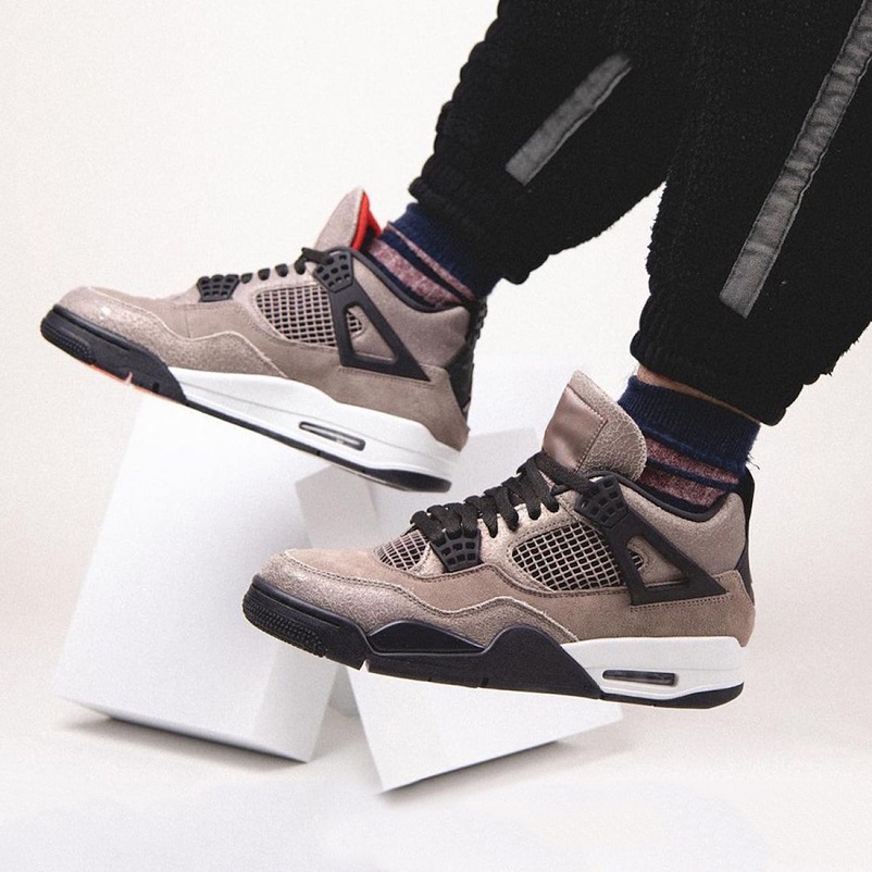 

fashion with box sock Taupe Haze jumpman 4 mens basketball shoes high quality Black White Infrared 23 Oil Grey 4s men trainer sport sneakers 40-47