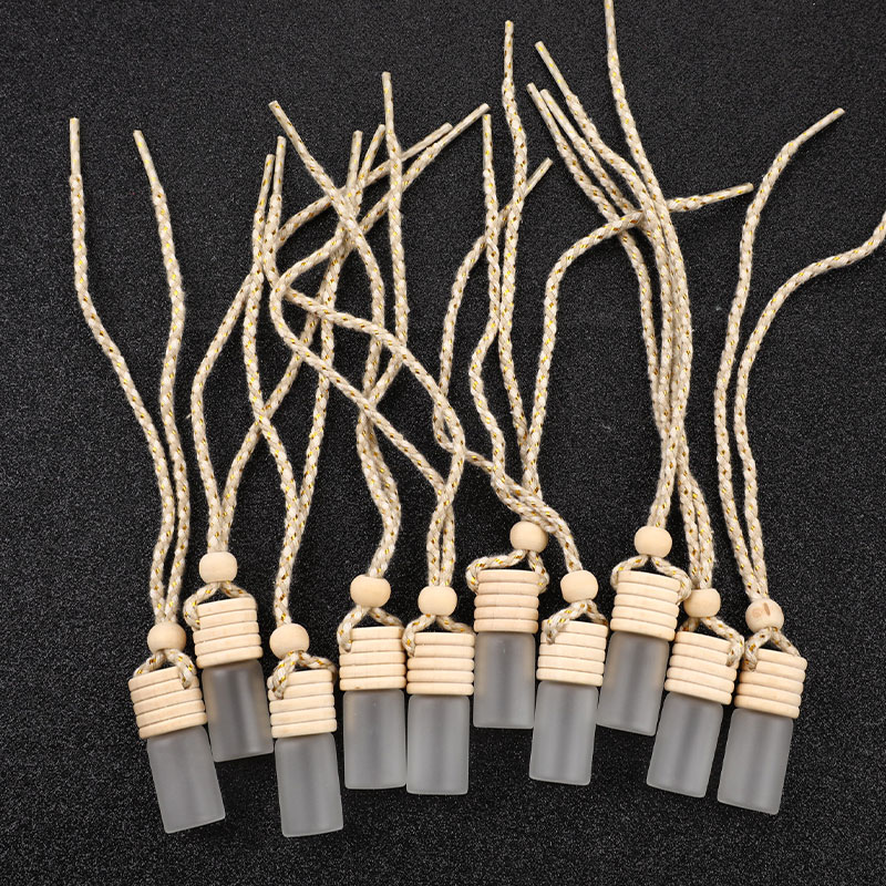 

1pcs/lot 5ml Car Perfume Bottle for Essential Oils Air Freshener Auto Ornament Car-styling Perfume Pendant Hot Accessories