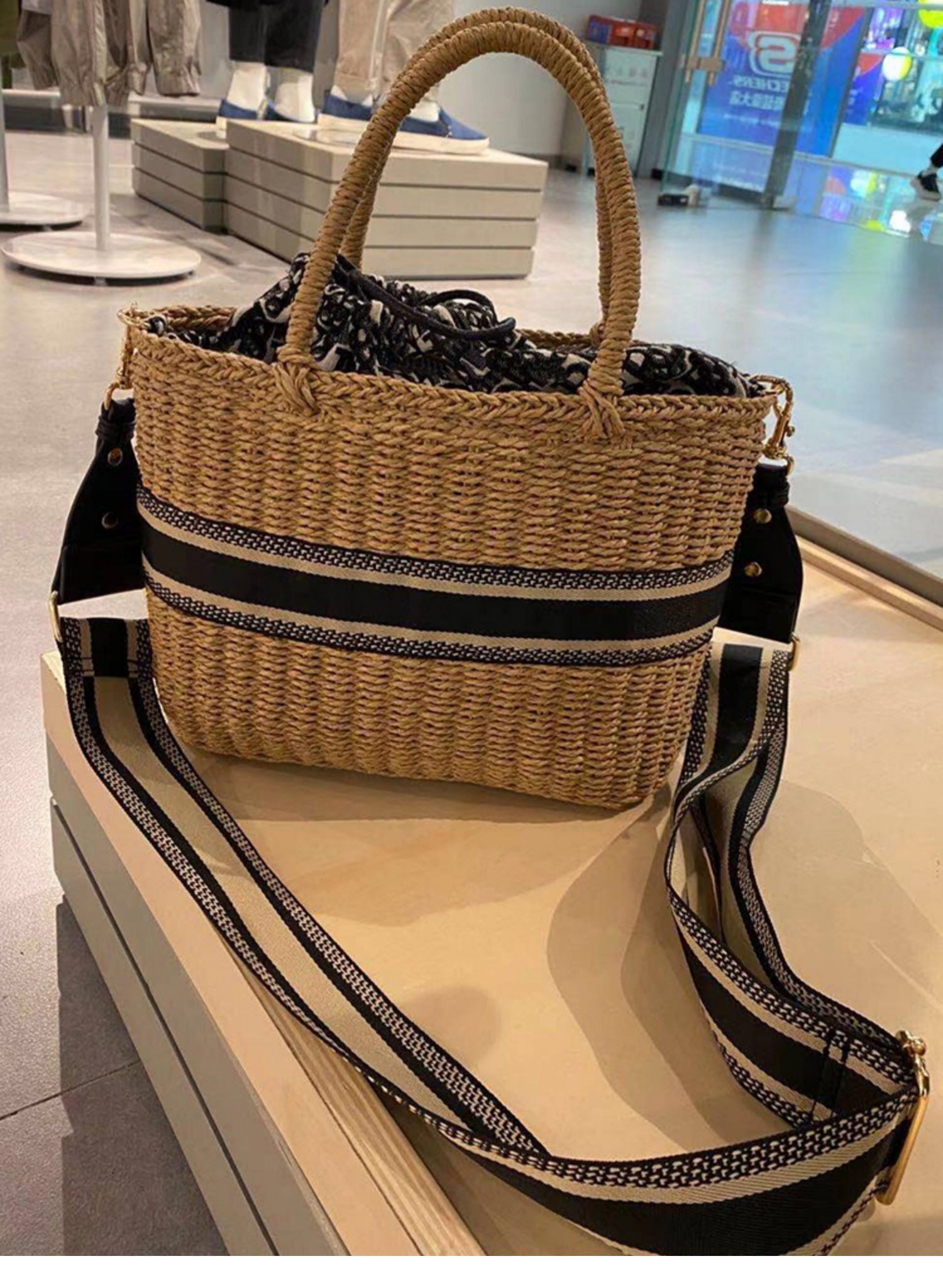 

2021 luxury design vegetable basket portable beach bag, Brown