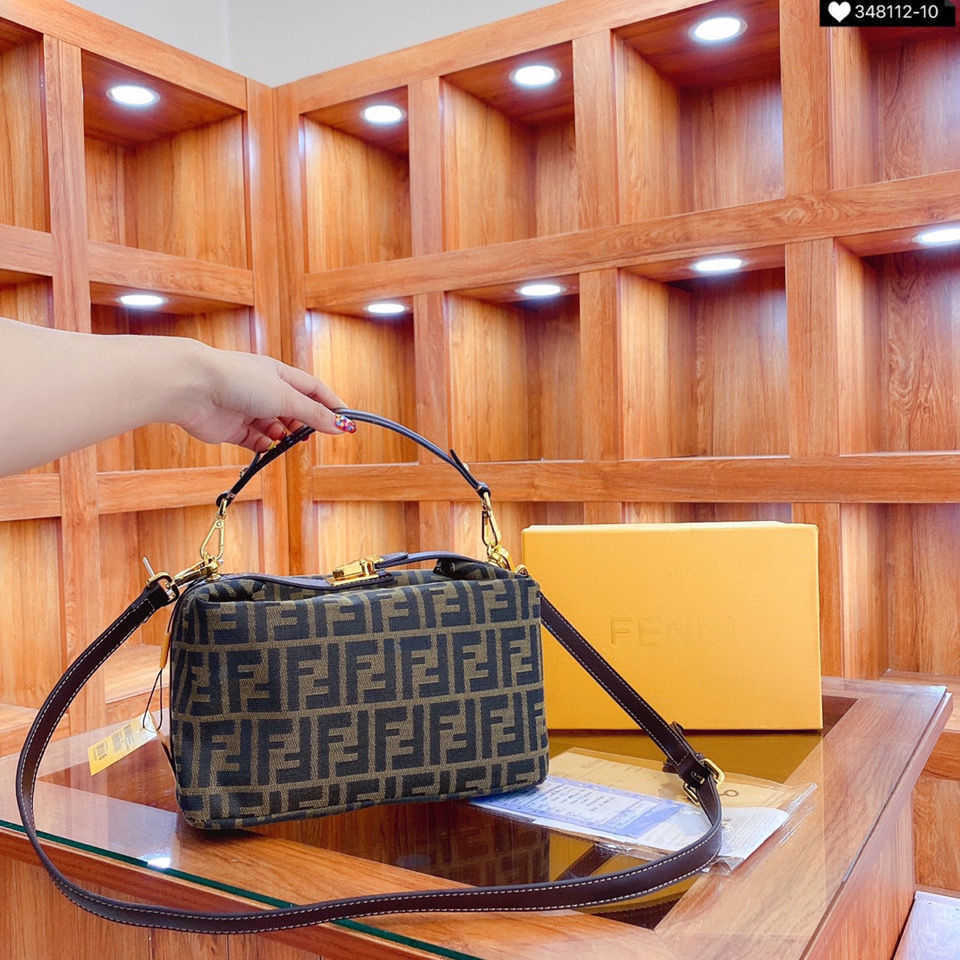 

Large-capacity Handbagshandbag Mini Bag 2021 New Fashion Leisure Pillow Mini Portable Lunch Box One Shoulder Straddle Boston Women's Handbag
