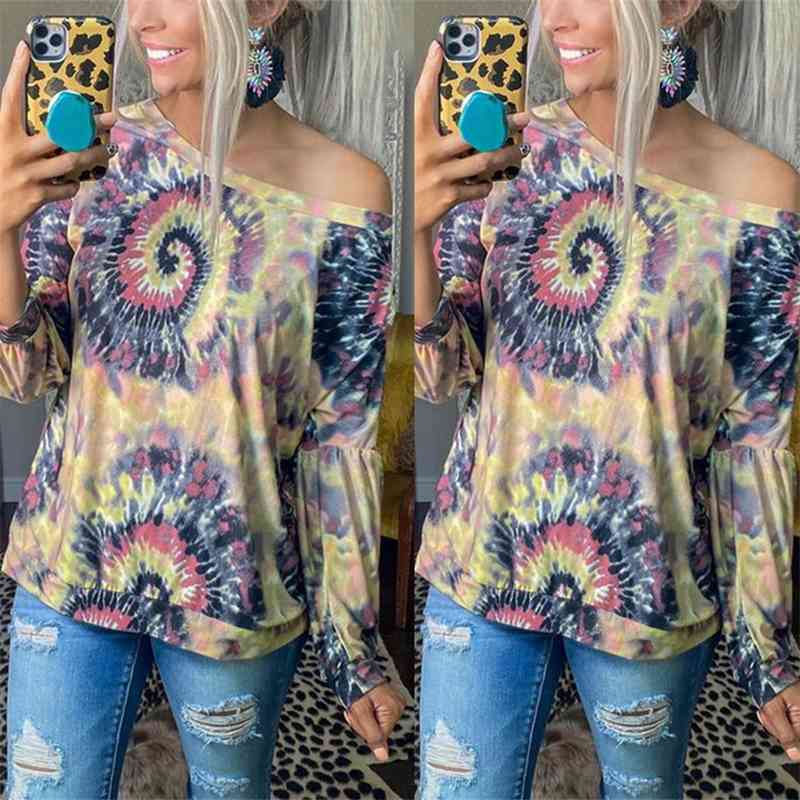 

Sexy Off Shoulder T-shirt Tops Women Autumn Casual Lantern Sleeve Print Loose Vintage Fashion O Neck Tees Female Streetwear 210526