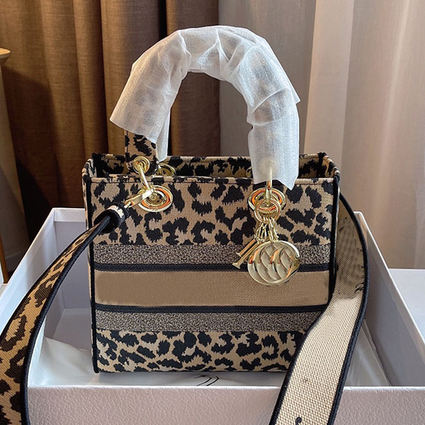 

2021 Luxury leopard canvas shopping bag hand embroidered shoulder strap handle bags ladies handbag