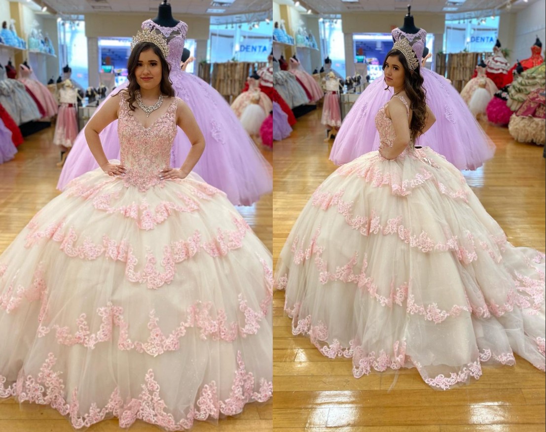 

2022 Modest Pink Lace Champagne Tulle Ball gown Quinceanera Dresses V neck Sheer Straps Corset Mexican Charro XV Vestido de Sweet 15 Prom Evening Dress, Coral