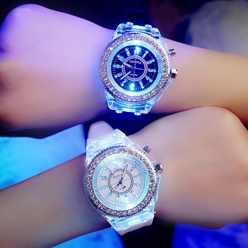 

Wristwatches LED Electronic Light Flash Luminous Watches Women Men Boys Girls Silicone Wrist Watch 2021 Stylish Female Rhinestone Clock, Red