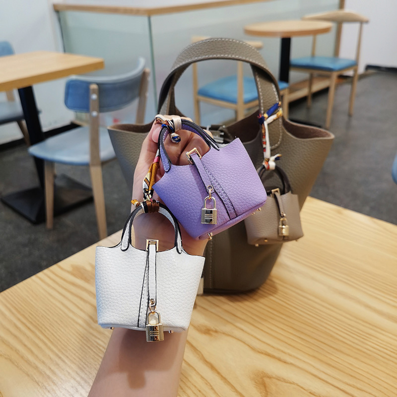 

Designer kids handbags Mini baby shoulder bags airpods case cute decorations party present handbag model wedding gift souvenir girls cross body bag Barbie doll, Extra shipping(not for sale)