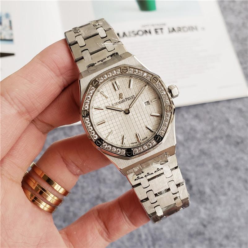 

Wristwatches 2021 Men's Watch Quartz Movement Complete Calendar Fashion Boutique, Multicolor