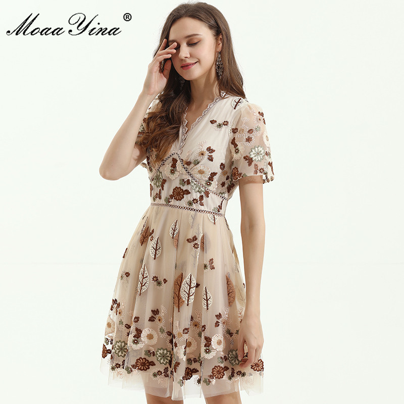 

Fashion Designer dress Summer Women's Dress V-neck Short sleeve Flowers Patch Embroidery High Quality Mesh Dresses 210524, Champagne