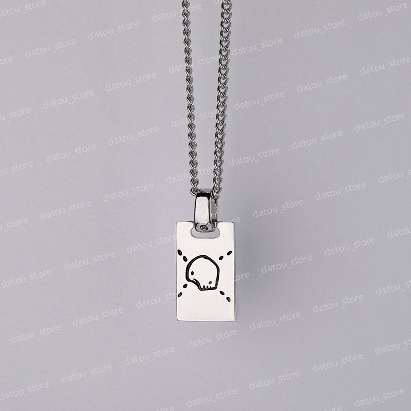 

Men Luxury Designer Jewelry Womens Designers Necklace Skull Pattern Chains Pendent Mens Ghost Necklaces Party Accessories Silver P6911957