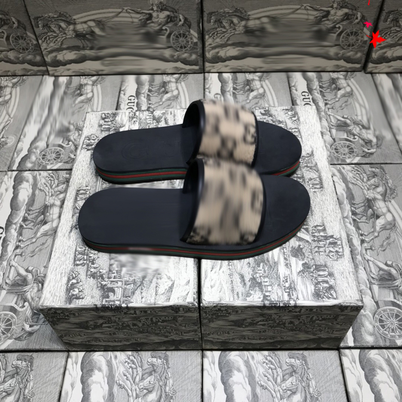 

2021 Designer luxurys slippers men sandals fashion beach shoes flip flops flat non-slip classical hole slipper with box size 39-45 -G223, Black