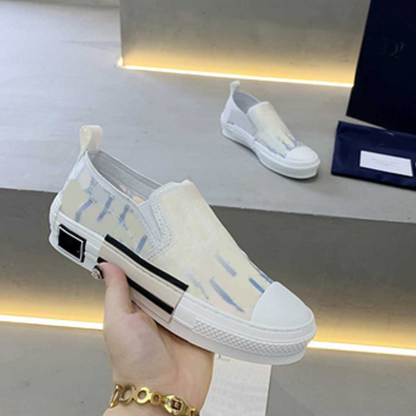 

Classic Couples 2021 low-top luxurys designers canvas casual shoes women men top quality mens sneakers Loafers slip-on fashion luxury shoe womens with box Size 35-45