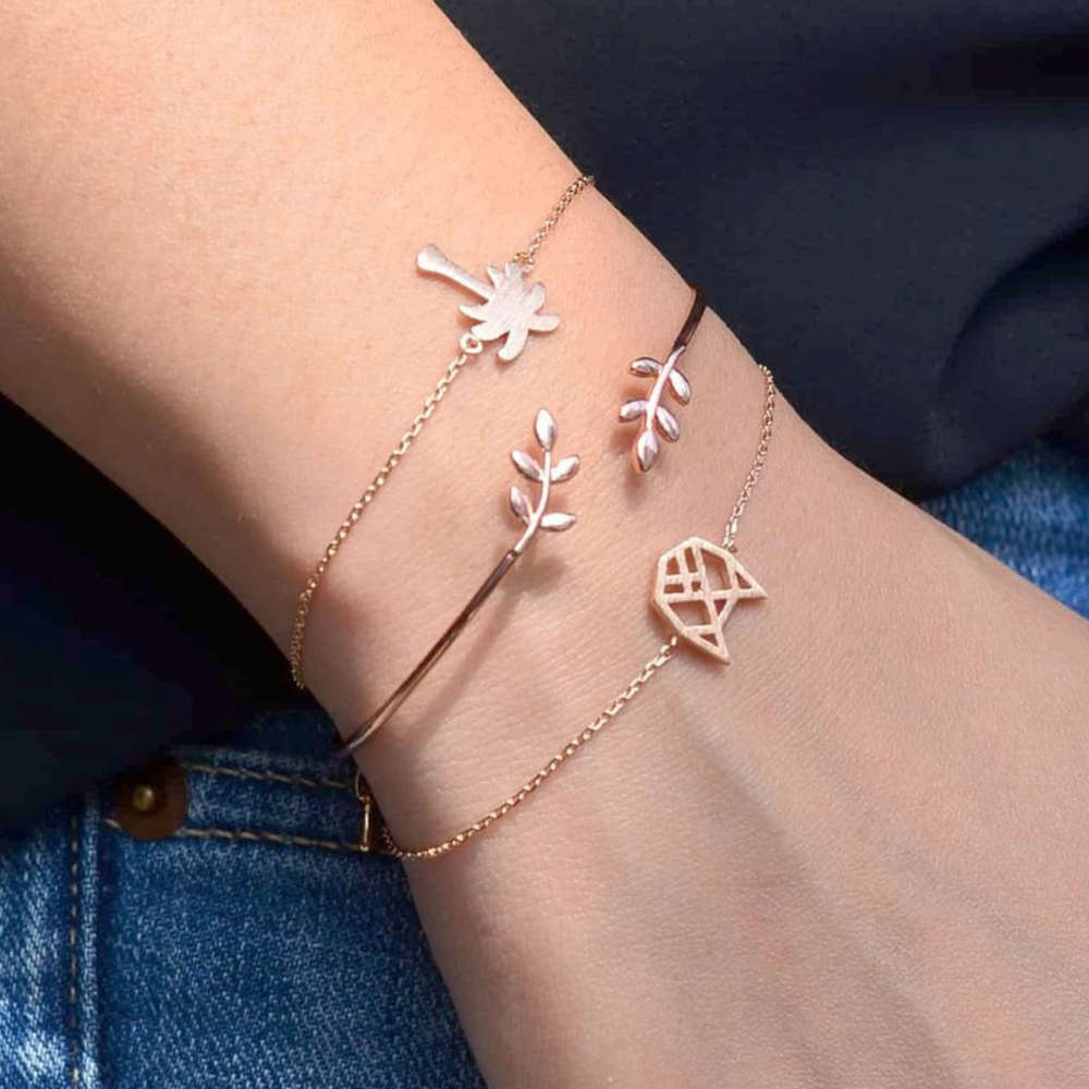 

Hand catenary open leaf coconut hollow cat's head Bracelet Set, Golden;silver