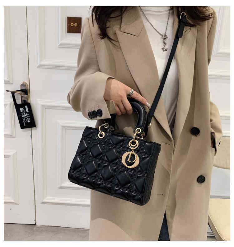 Sac de mode nouvelle femelle 2022 luxueux filet rouge Diana sacs à main classiques Messenger grand capacalité Bandoulière coréenne sac à main cor