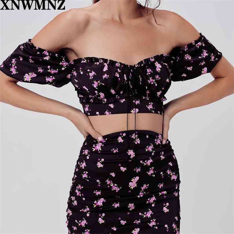 

Sweetly feminine floral stretch satin crop top featuring an off-the-shoulder silhouette and dainty puff sleeves ruffles 210520, Black