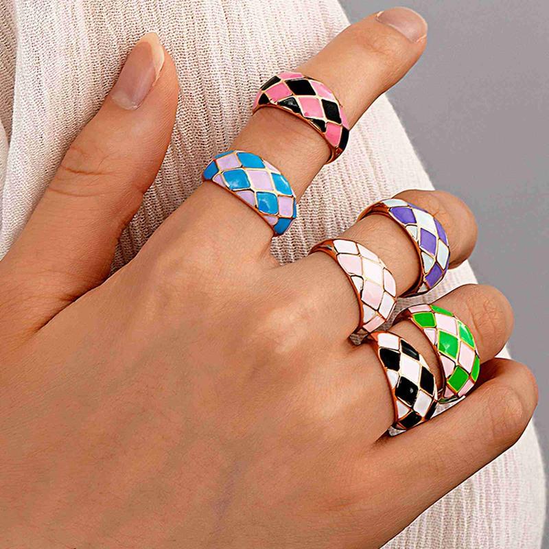 

Cluster Rings Vintage Enamel Lattice For Women Ins Design Ring Statement Fashion Jewelry Female Gifts Party QW042, Golden;silver