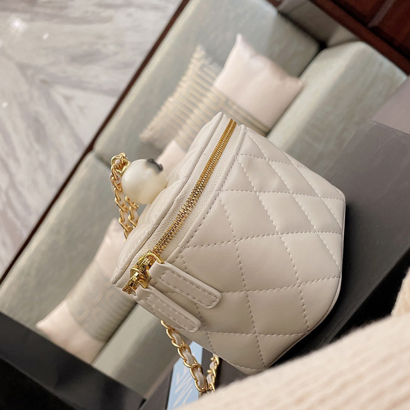 

Famous Desingers Womens Cross Body Mini Box Bag Vanity With Matelasse Chain Lambskin Sheepskin Tiny Shoulder Pearl Lovely Clutch Outdoor Sac