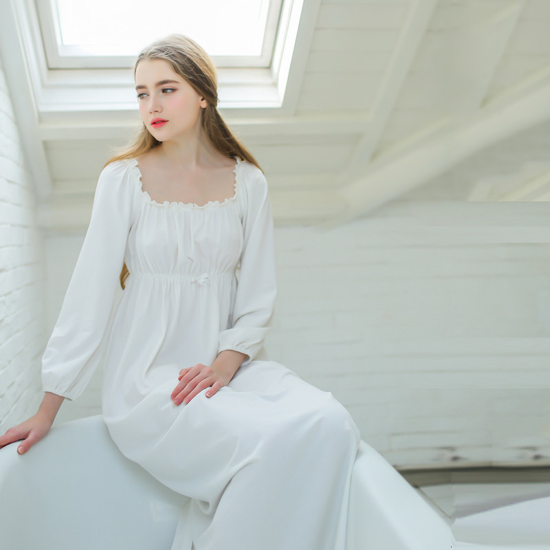 Long Sleeve White Cotton Nightgown 
