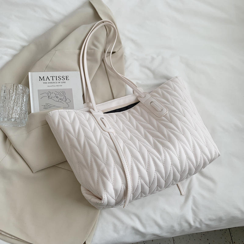 

2021 Winter Large Capacity Turbot Tote Bag Ladies Fashion Shopping Single Shoulder Bag In Solid Color, As pic