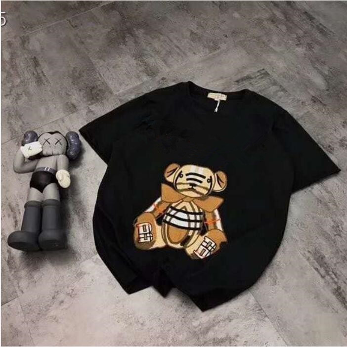 

The cotton bear embroidered print T-shirt summer 2021 is a loose, large-size short-sleeved sweethearts outfit for both men and women, White