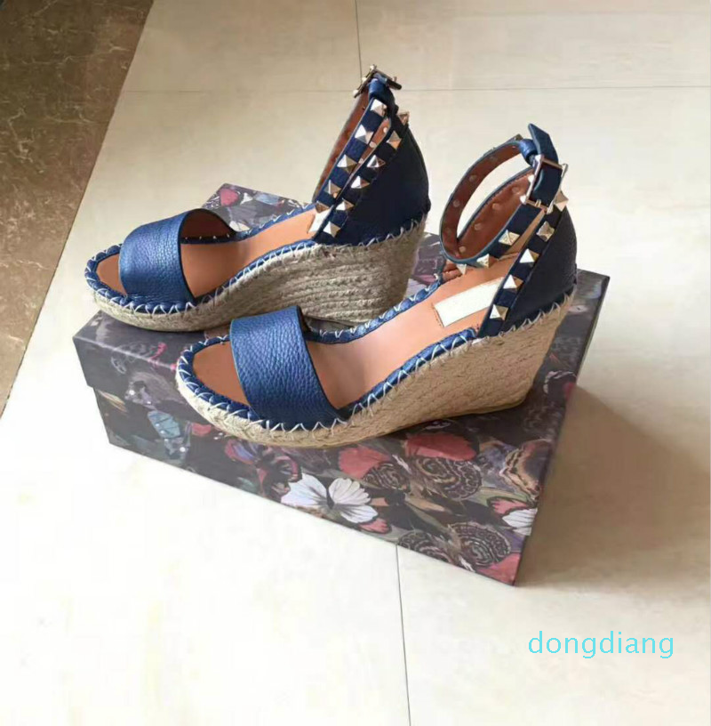 

Fashion European big name luxury goods, style women's sandal, fine heel, sandals, formal shoes, bare feet, genuine leather, foot rivet, Blue