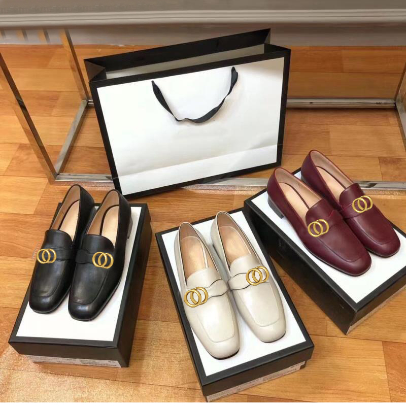 femmes classiques Designer plat Chaussures habillées 100% cuir de vachette authentique Boucle en métal Lettre en cuir pour femme Chaussure décont