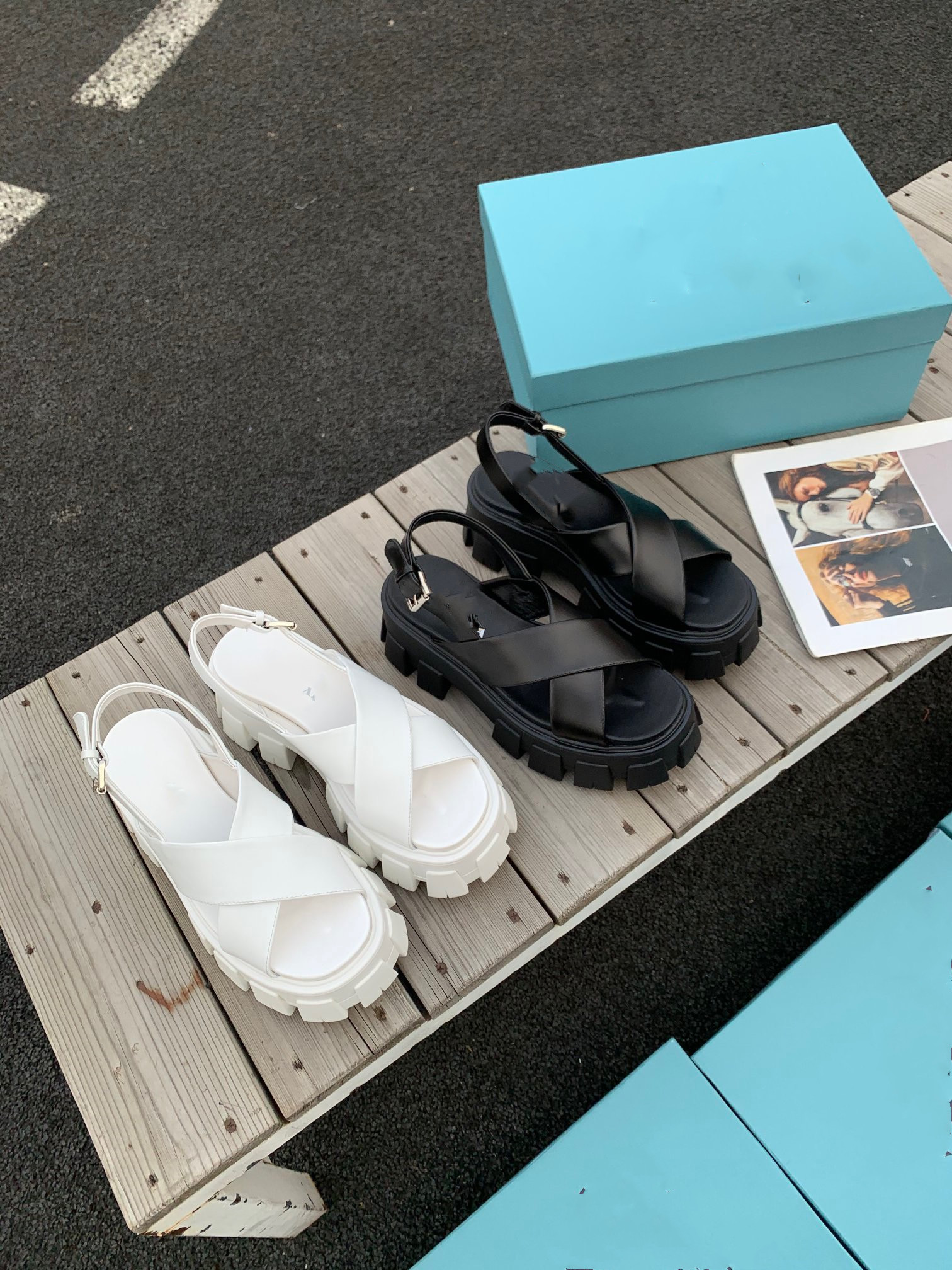 

2021 Summer catwalk Joker Sandals with thick soles and perfect small fresh style 35-41 yards, Black