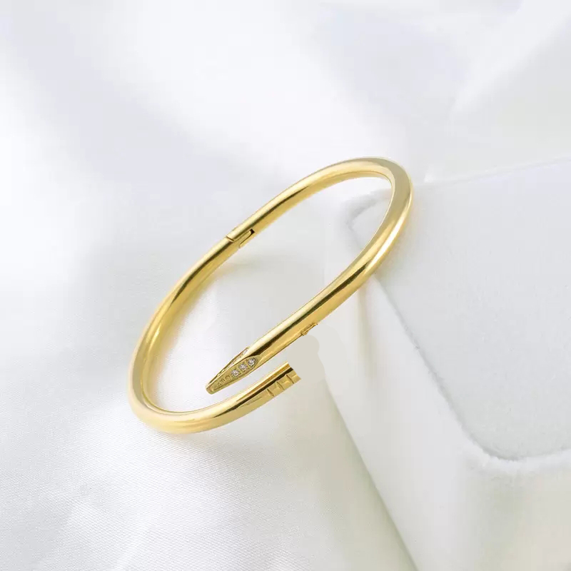 

316L Titanium Steel Nail Bangle Bracelet Designer Inlay Diamond Screw Cuff Bracelet Luxury Women Men Love Couple Bracelet Gift Jewelry With Red Box