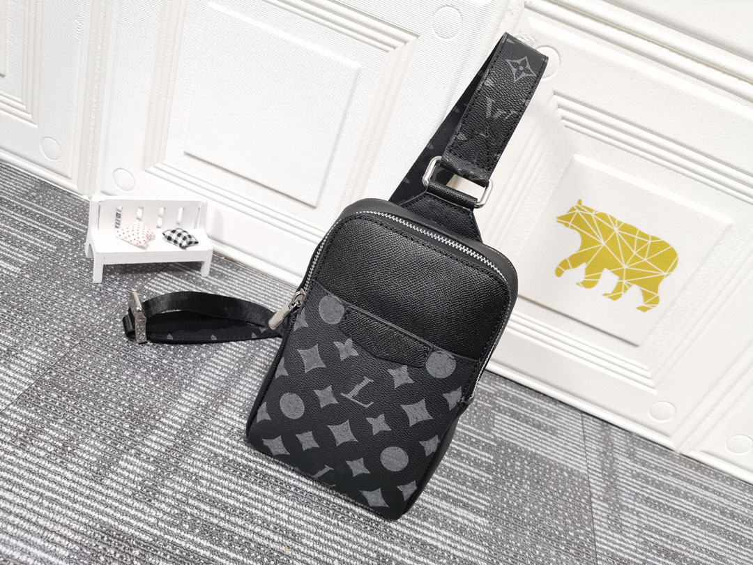 

High-quality high-end leather selling men's sports bag casual shoulder 13*21*5cm