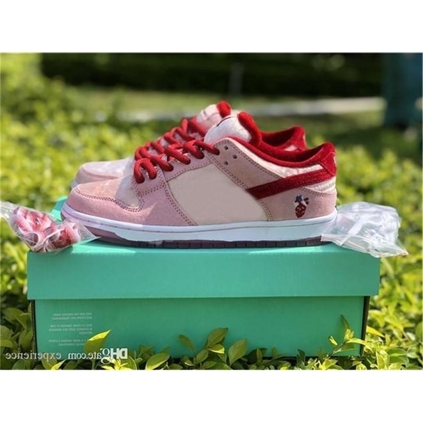 

SB Men Women Shoes StrangeLove Low Skateboards Valentine's Day Pink Red White CT2552-800 Sneakers