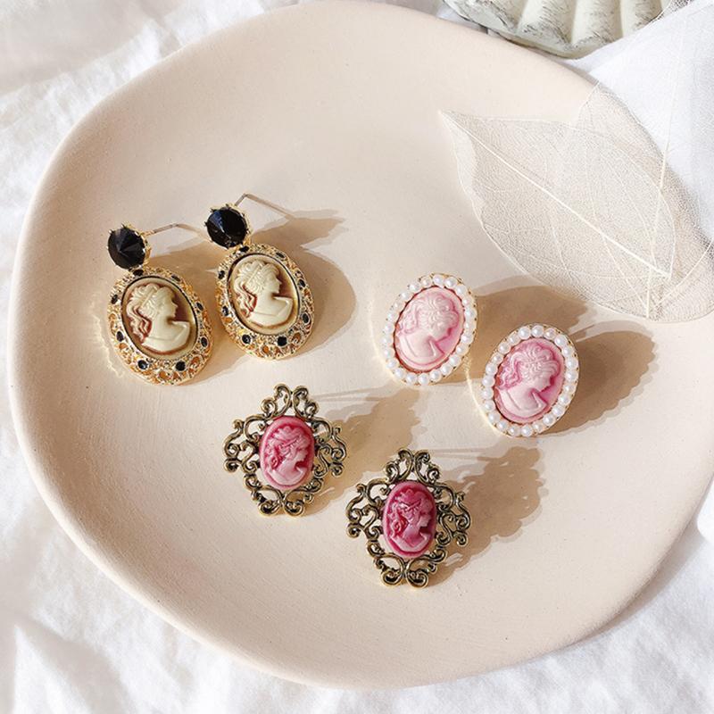 

Dangle & Chandelier Vintage Look Antique Lady Queen Relief Oval Acrylic Earring Push Back Stud Fashion Jewelry For Women Cameo Earrings